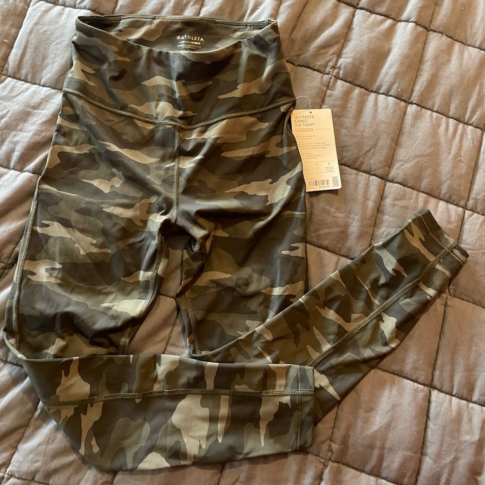 Athleta camouflage 7/8 high waisted leggings, cami leggings, NWT, workout pants